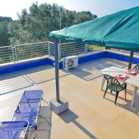 Mina Con Giardino A Holiday home *