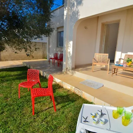 Mina Con Giardino A Holiday home *